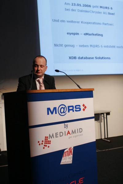 MDS03982 m1k - Begrüßung